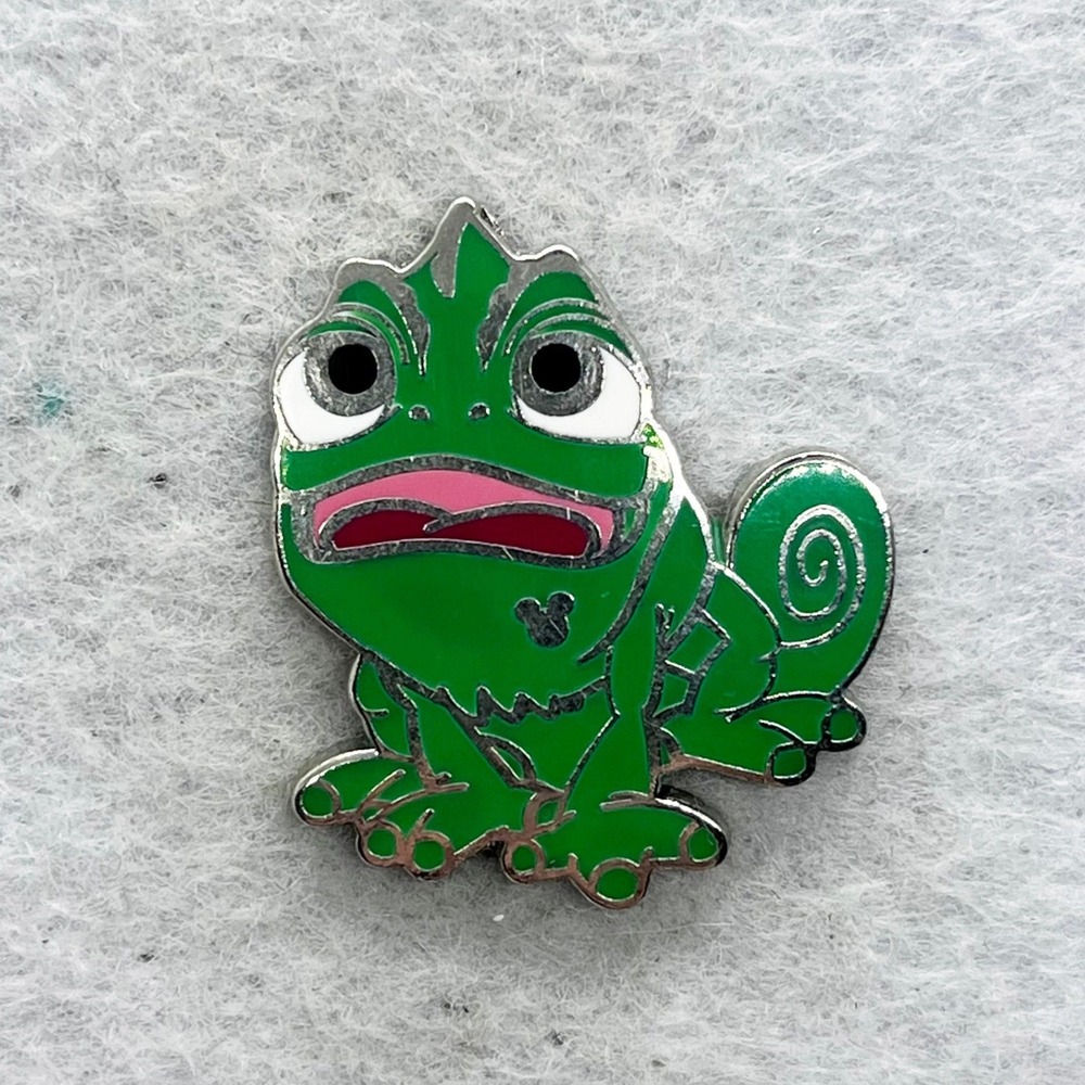 🔮 5/$25 Disney Tangled Green Pascal Pin